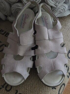 Skechers Women's Pink Suede Comfort Sandals